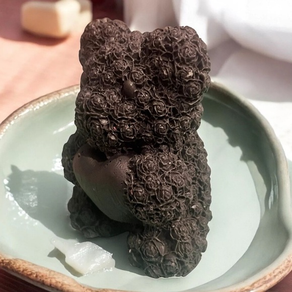 Vanilla tobacco  Soap rose bear handmade 3x2in 5oz shea butter & coco butter - Picture 2 of 3